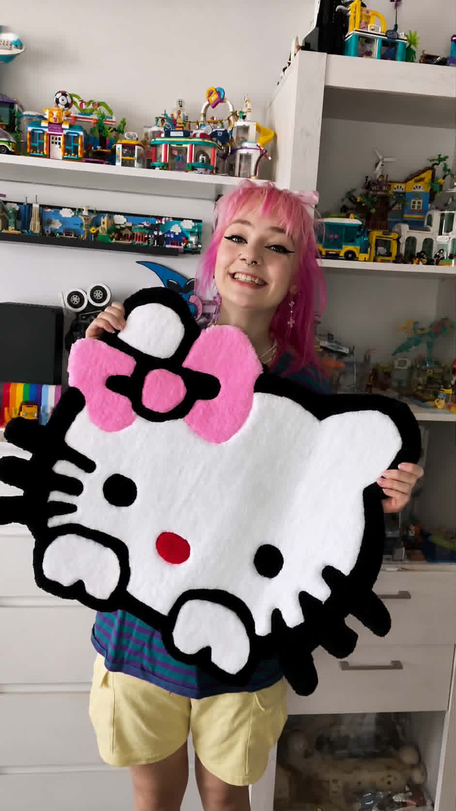 Aleksandra Florkowska z dywanem od Nidy Tufting