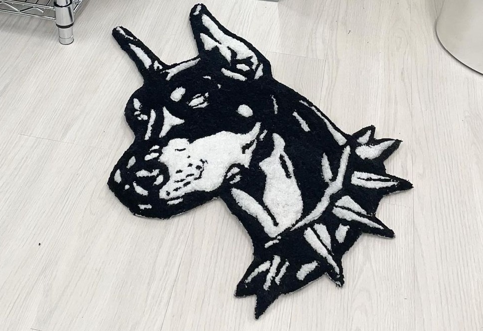 Dywan tuftingowy – Doberman - 100 × 95 cm